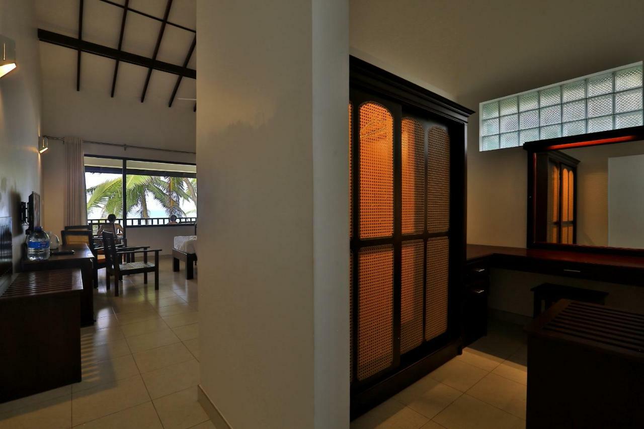 Sea Rock Villa Bentota Exterior foto